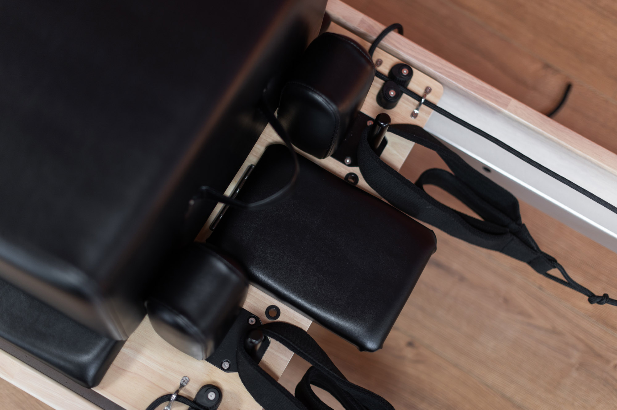 details machine reformer alkimya studio club pilates sarlat