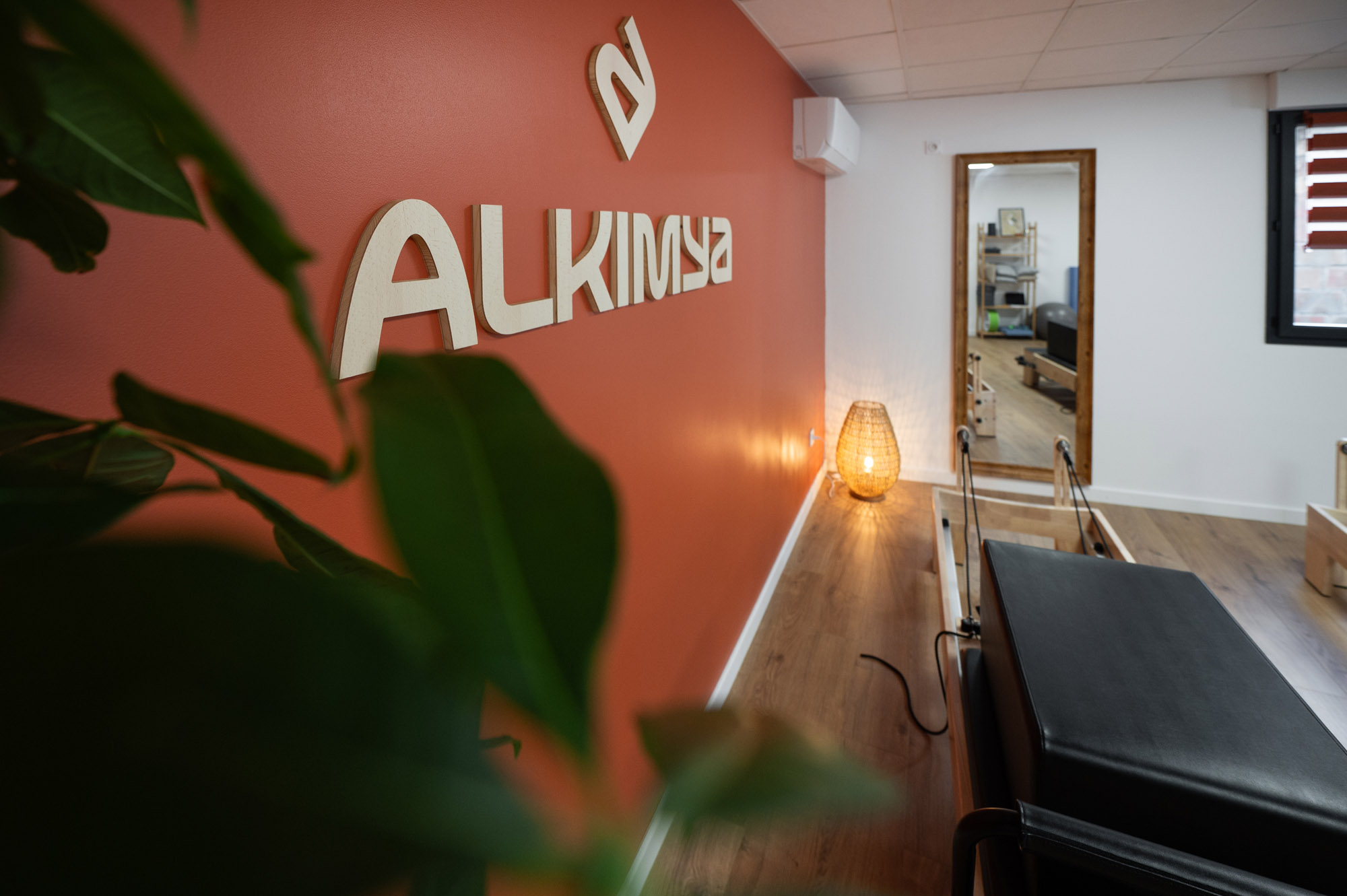 studio ambiance chaleureuse alkimya studio club pilates sarlat
