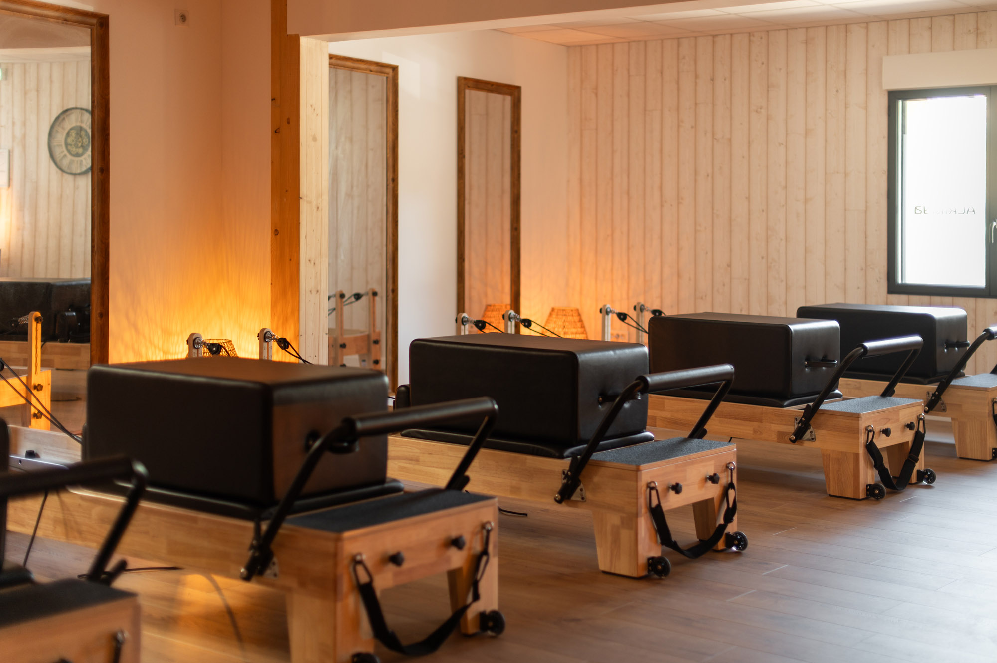 studio ambiance chaleureuse alkimya studio club pilates sarlat
